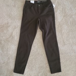 NWT Olive Style & Co jeans Skinny Leg Curvy size 6
